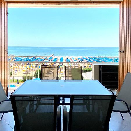 Fronte Mare Stupenda Terrazza Piramide Jesolo Lido Carraro Immobiliare - Family Apartments Luaran gambar